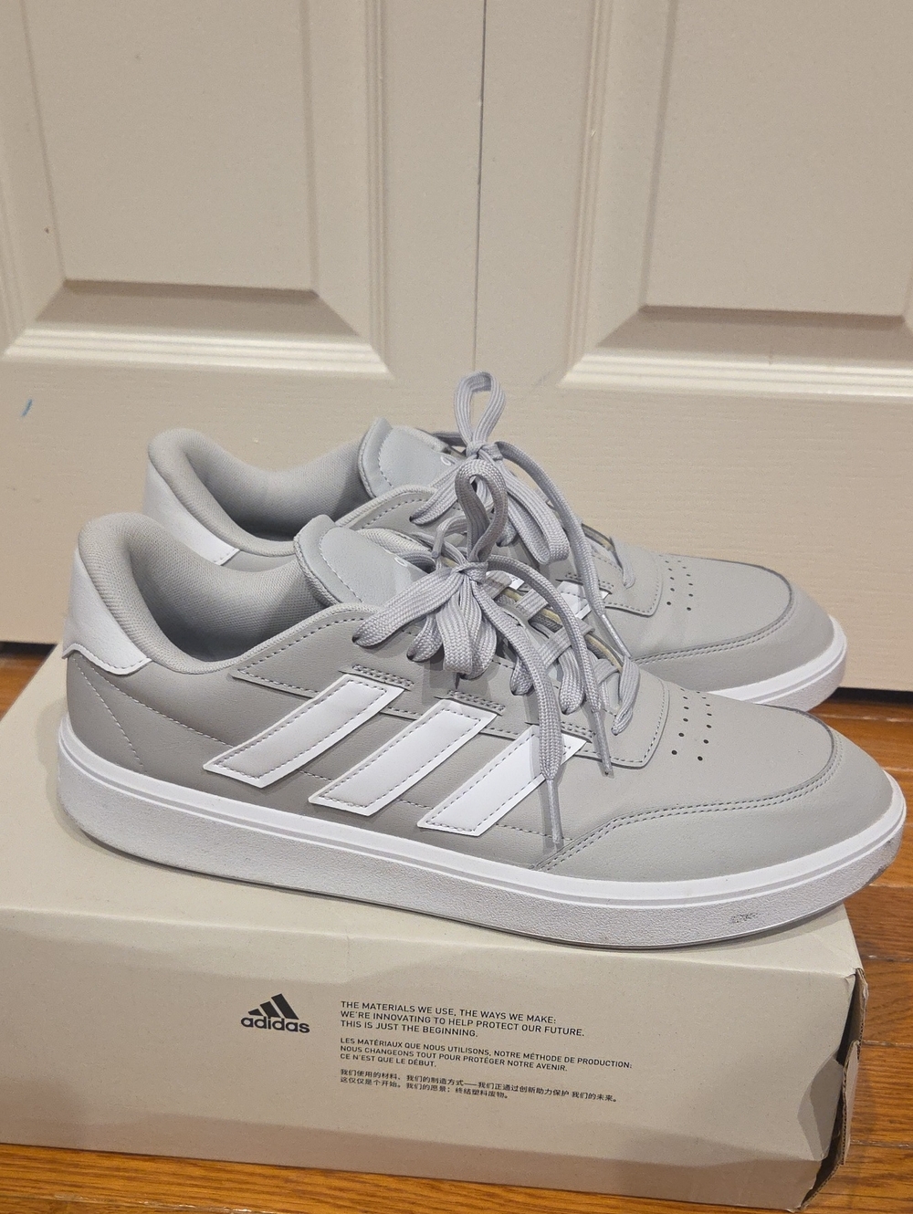 Men's Adidas Courtblock Shoes Size 12 EUC